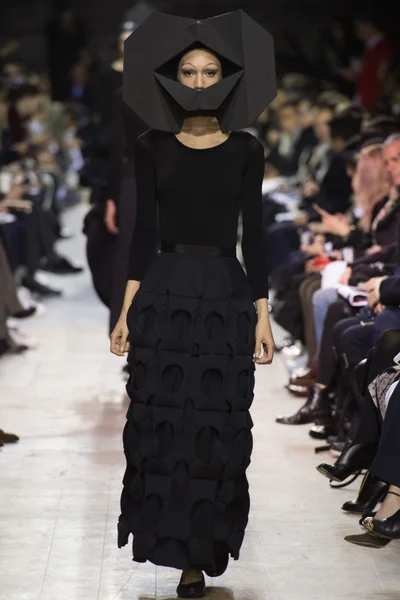Look 4